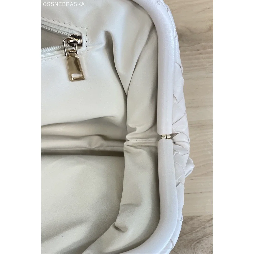 Avara Off White‎ Sophia Clutch - Size S